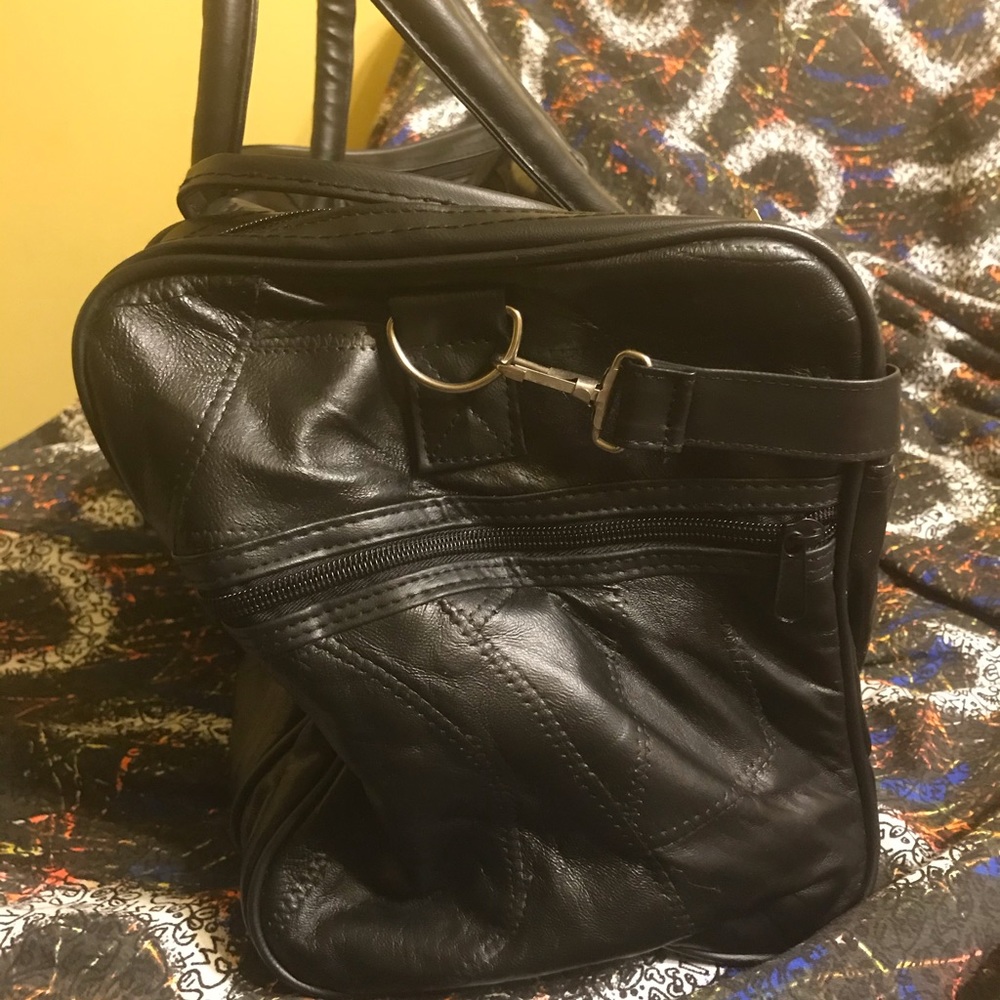 18” Tote Genuine leather Bag - Picture 7 of 8